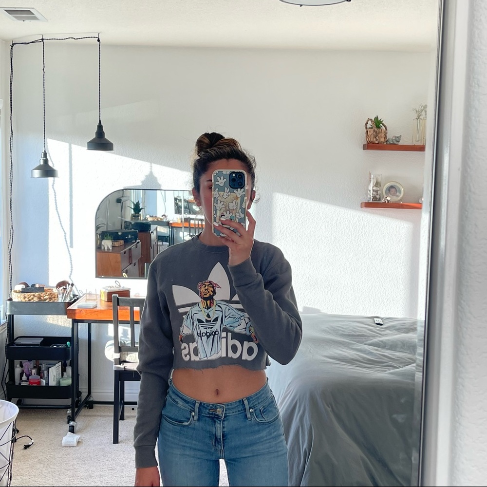 Cropped crew neck sweater